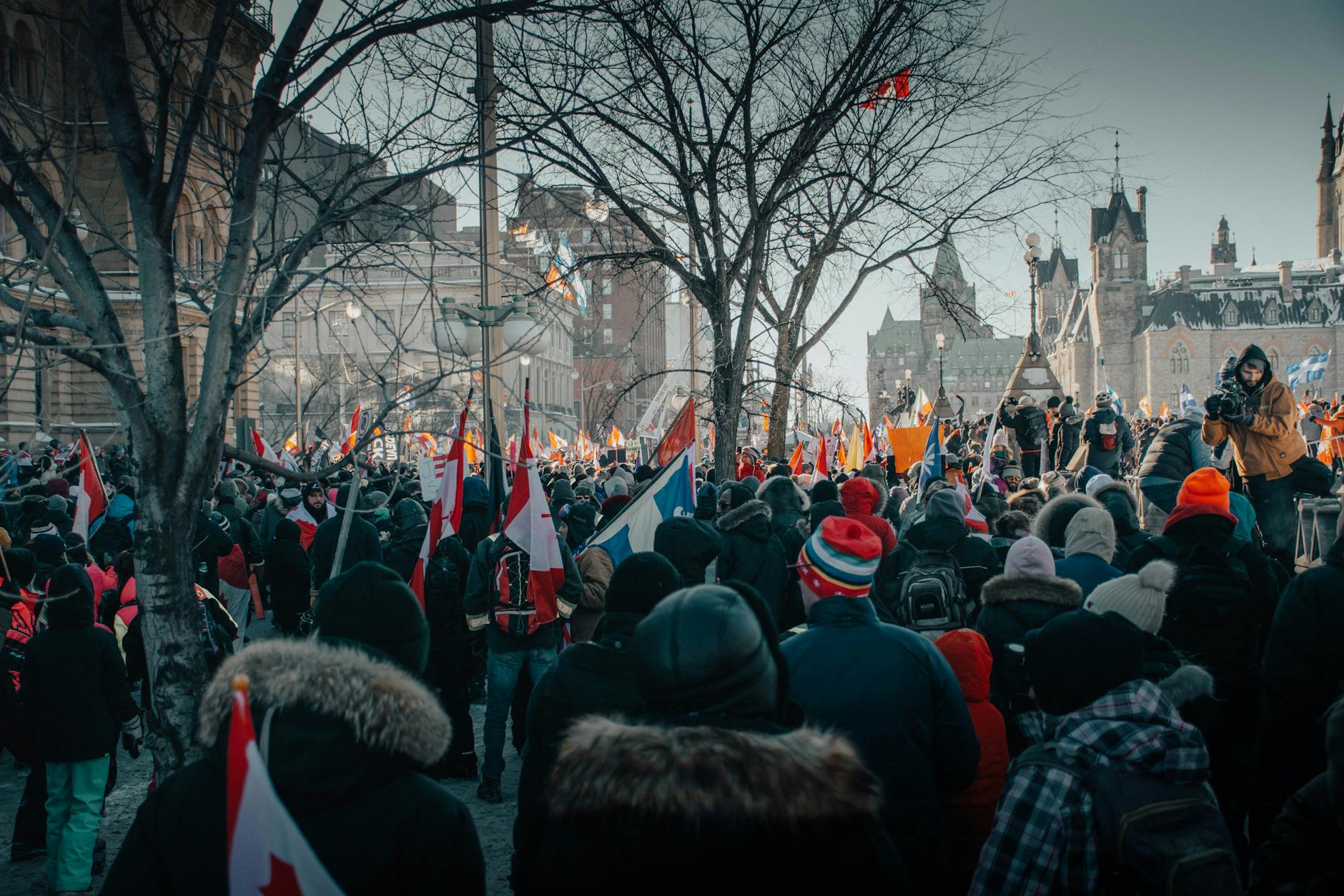 From Parliament to Protest Lines: Robert Jenrick’s Controversial Appearance Sparks Debate