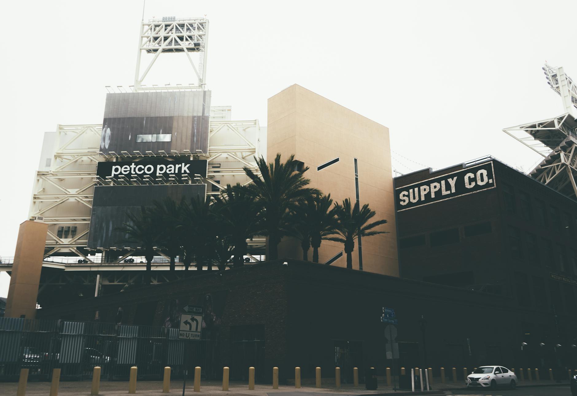 Padres’ Potent Offense Powers Past Giants in Series Opener