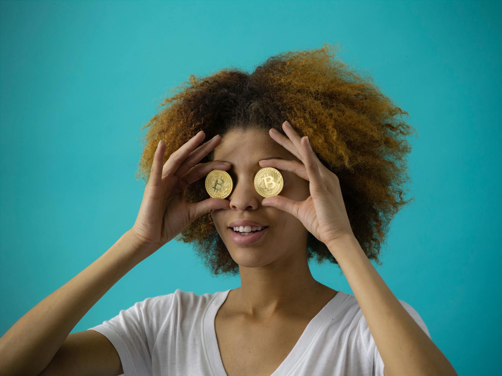 Bitcoin Holds Firm Amidst Caution: Analysts Eye Deeper Corrections and Shifting Altcoin Landscape