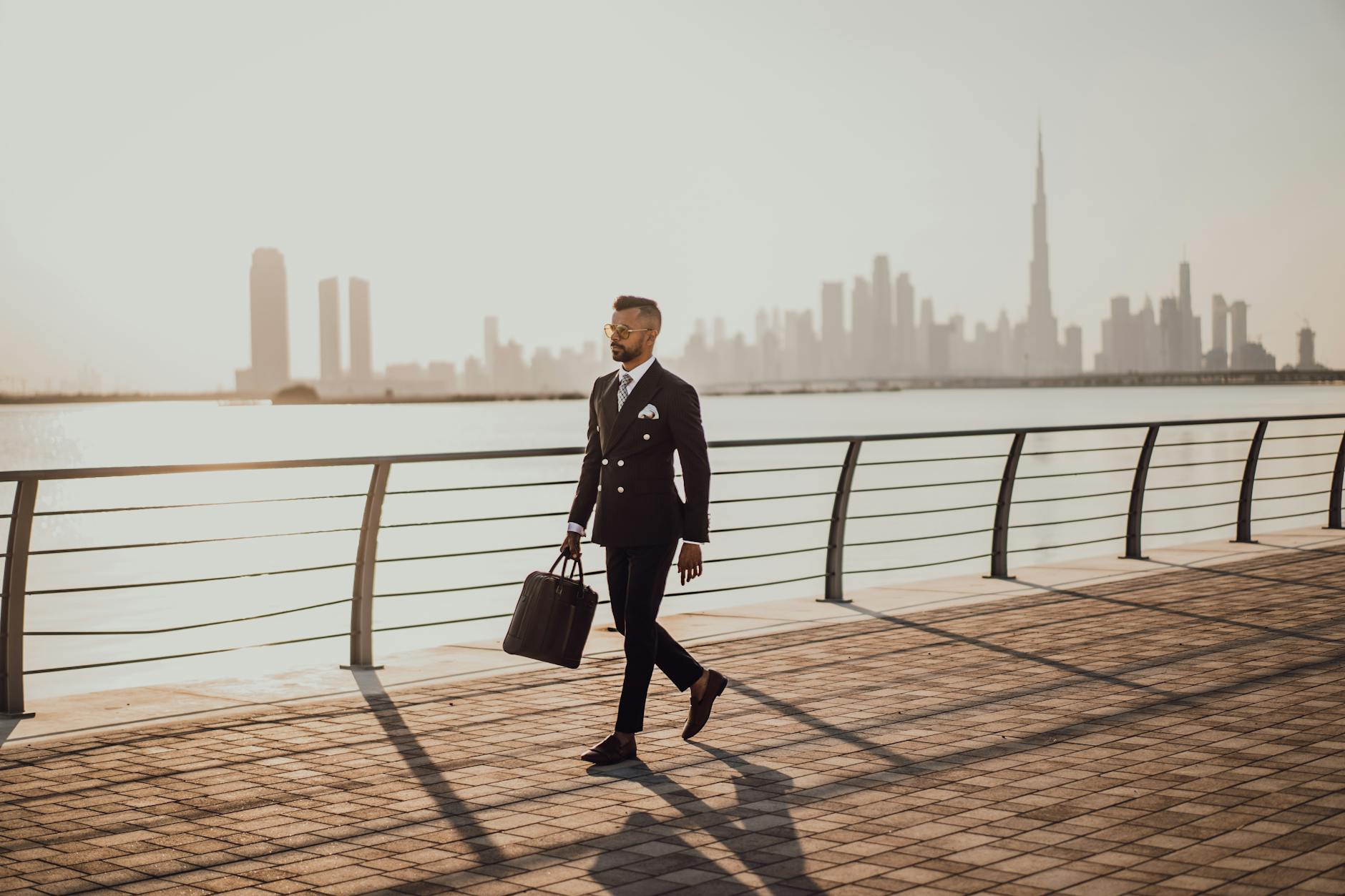 Jude Bellingham Steps onto the Global Stage of High Fashion with Louis Vuitton’s Spring-Summer 2026 Formalwear Campaign