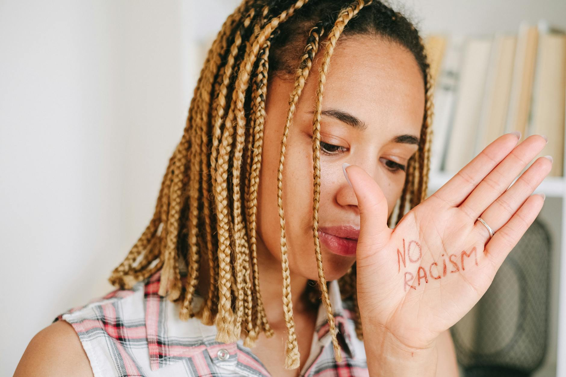 Willow and Caraa Unite for a Stylish Statement During Breastfeeding Awareness Month