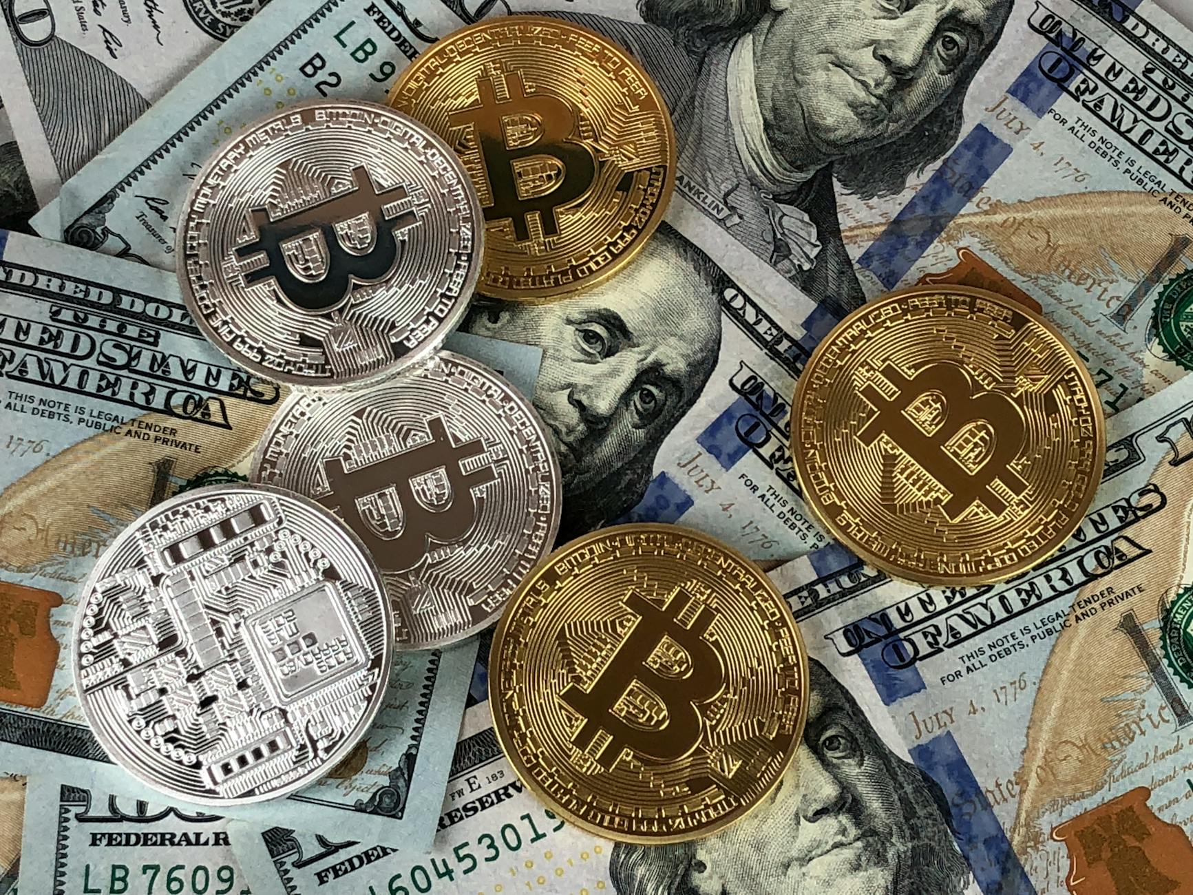 Bitcoin’s Ascent Pauses: Profit-Taking and Inflation Data Cast Shadows on $122,000 Peak
