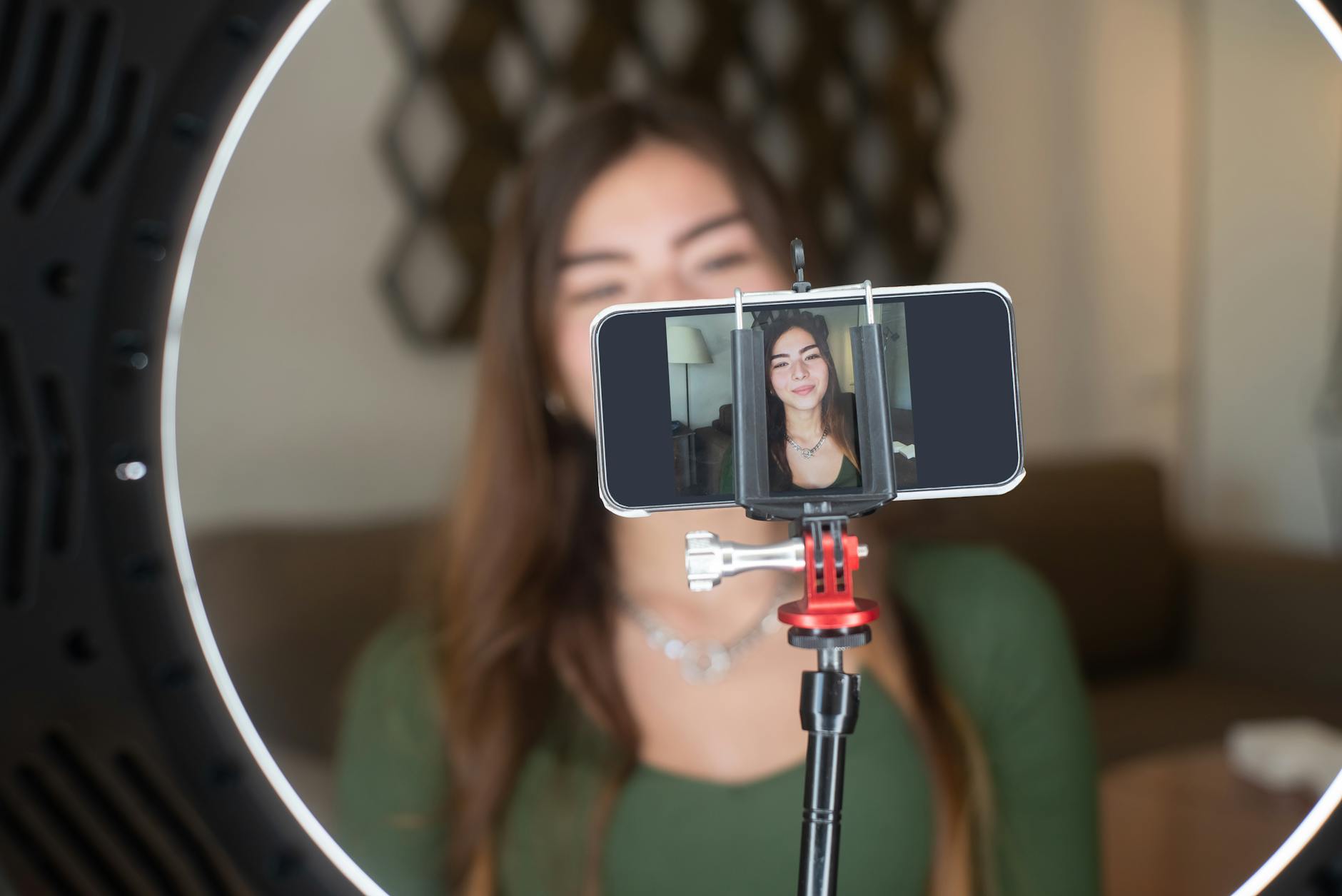 The Ultimate Guide to Webcams: Enhance Your Video Presence in 2025