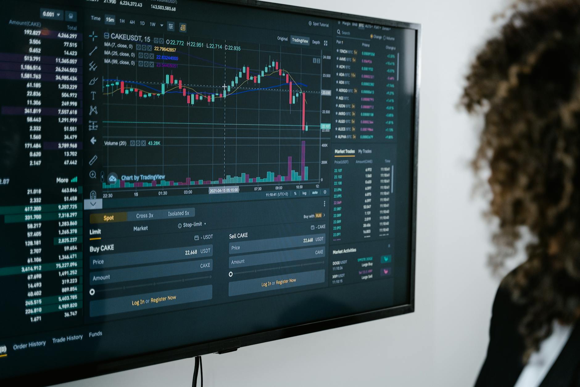 Bitcoin Miners Navigate Shifting Tides as Profitability Inches Up Amid Market Gains