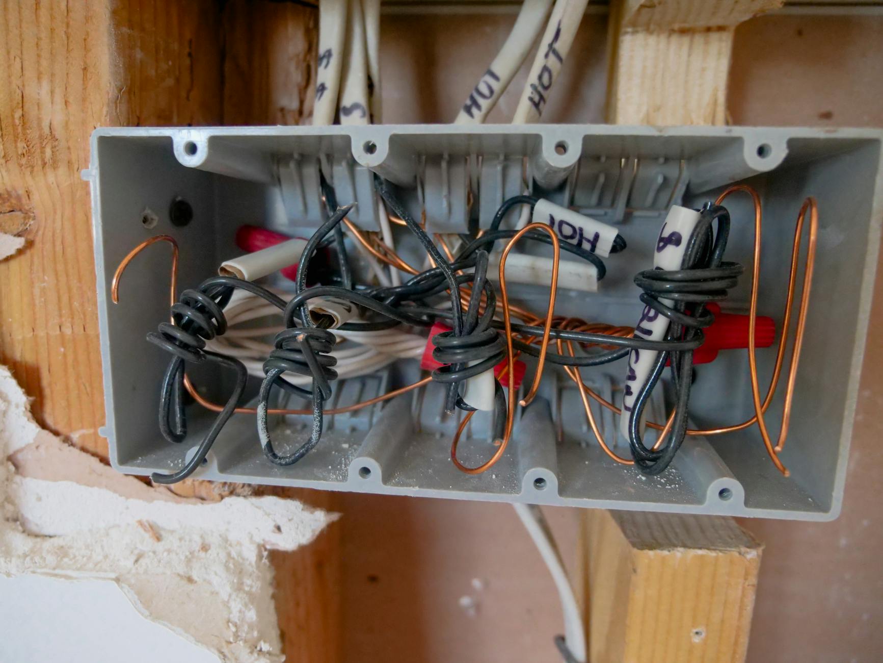 The Tangled Wires of Convenience: Is the iPhone’s Charging Cable Living on Borrowed Time?