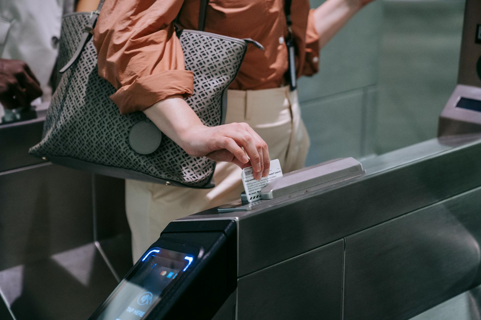 The Rhythms of a Connected Home: How Automation Shapes Daily Life