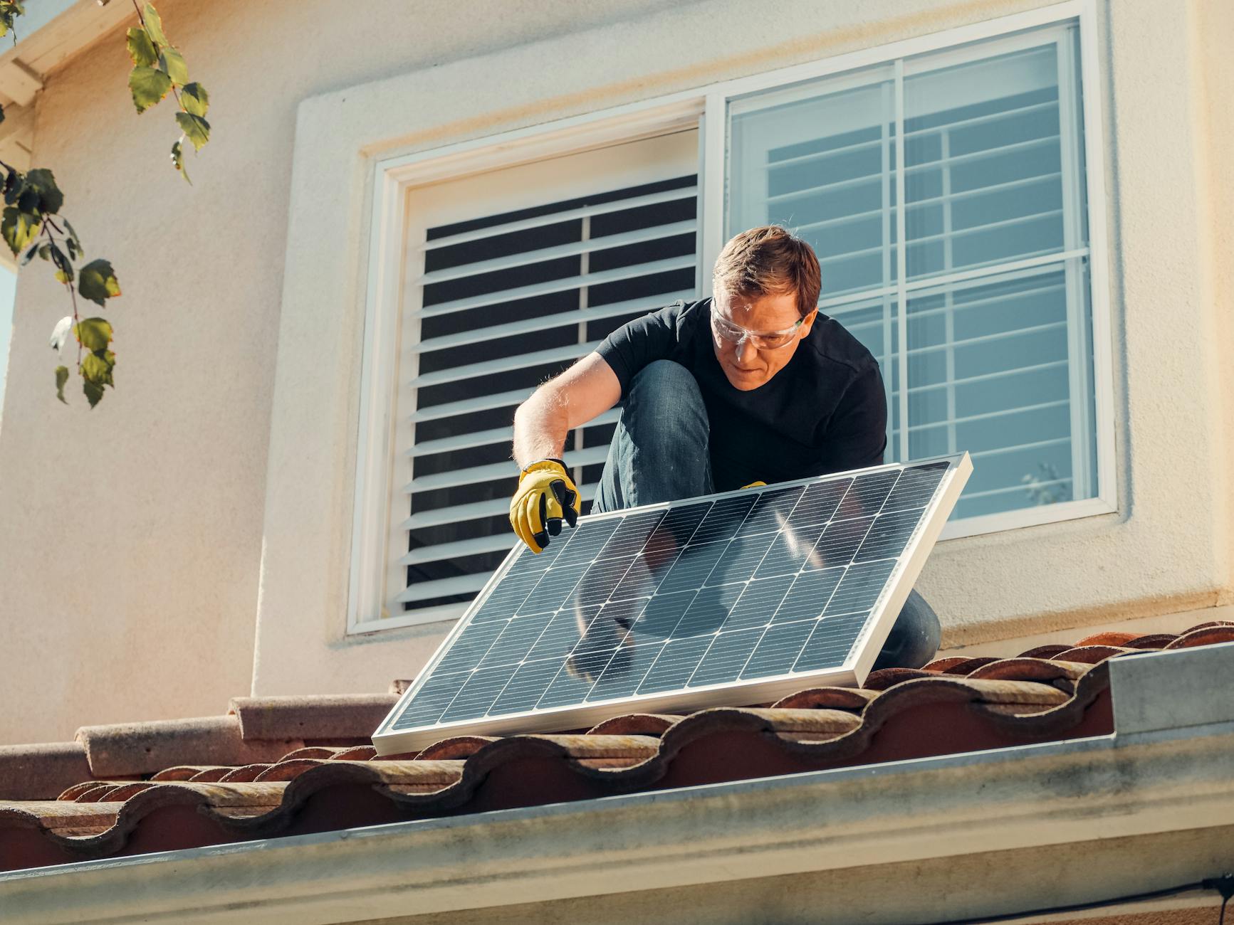 The Sun, the Switch, and the Shadows: Your Rooftop Solar’s Hidden Vulnerability